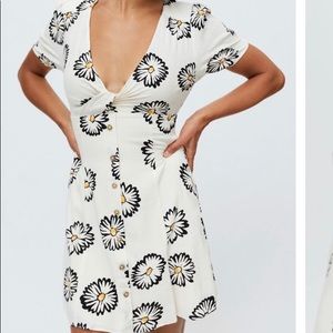 NWT Urban Outfitters Floral Daisy Print Mini Dress | XS